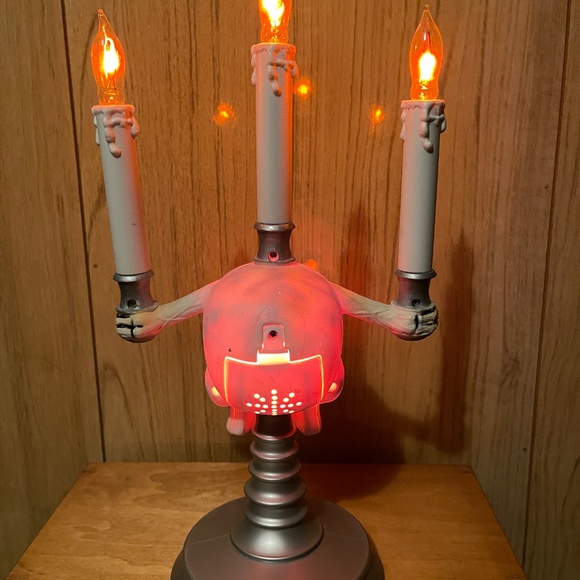 Trendmasters 1994 flickering light up scull candelabra Halloween decor - Picture 4 of 10